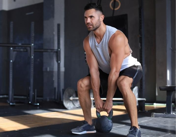 7 exercices de HIIT avec poids pour transformer votre corps