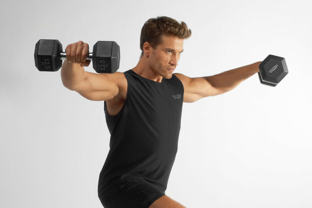 7 exercices de musculation des épaules avec haltères