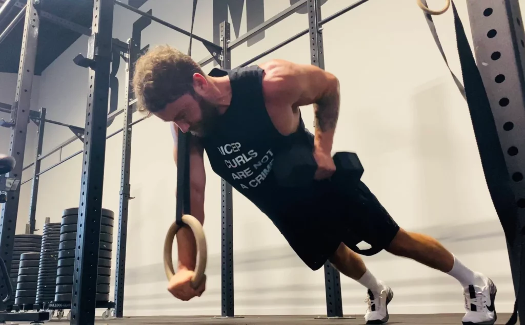Entraînement aux anneaux de gymnastique : guide pratique pour progresser